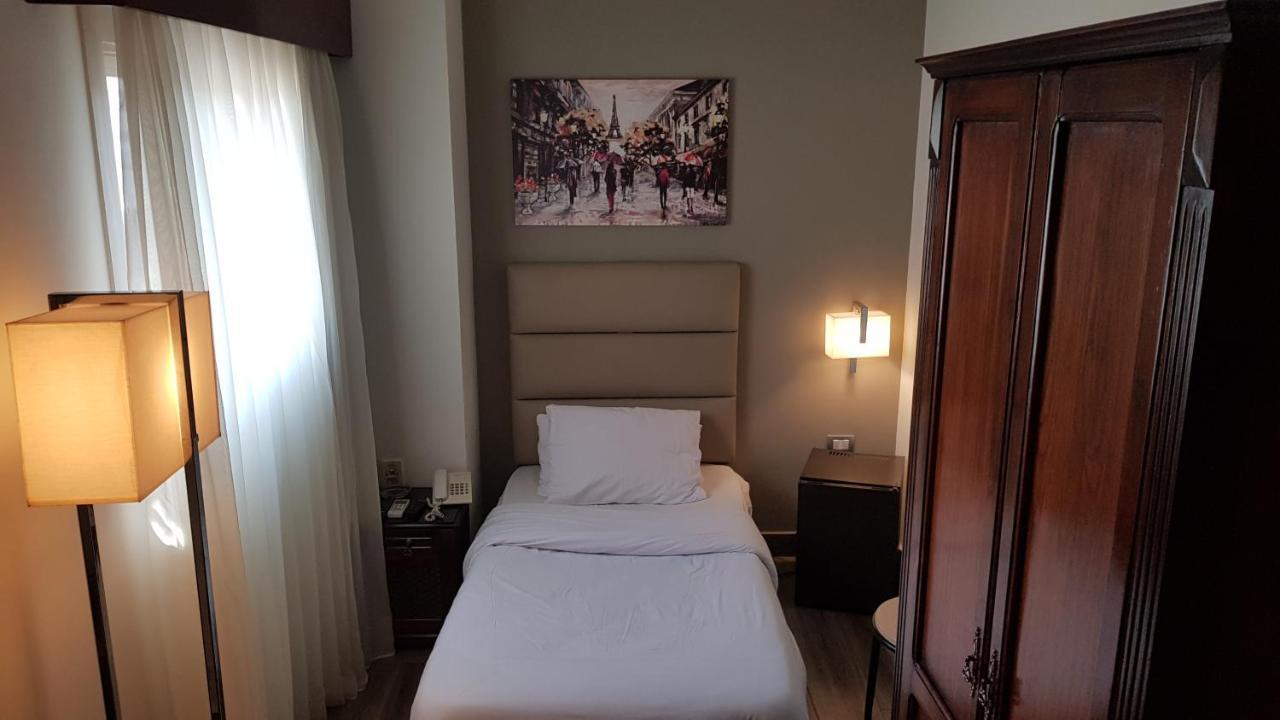 Green Plaza Inn "'Business &Families Only"' Alexandria Bagian luar foto