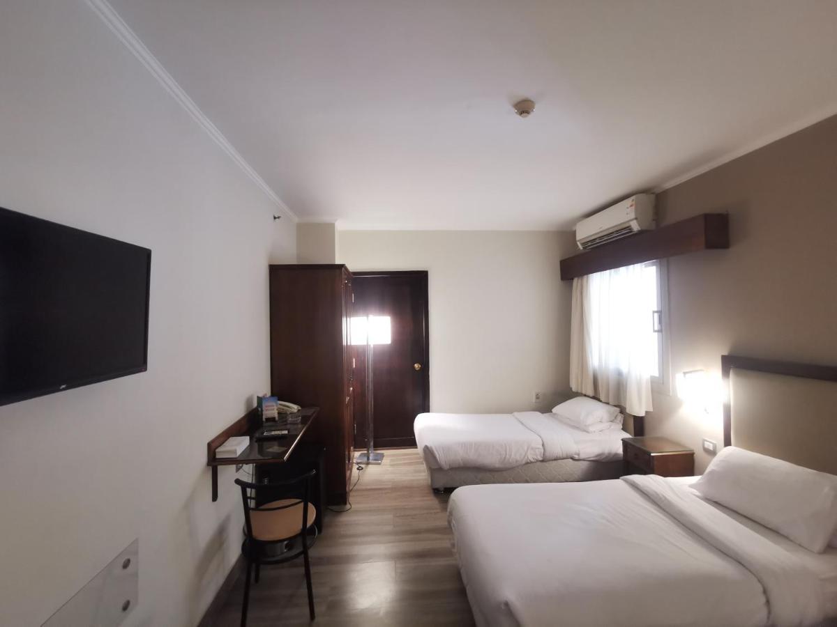 Green Plaza Inn "'Business &Families Only"' Alexandria Bagian luar foto