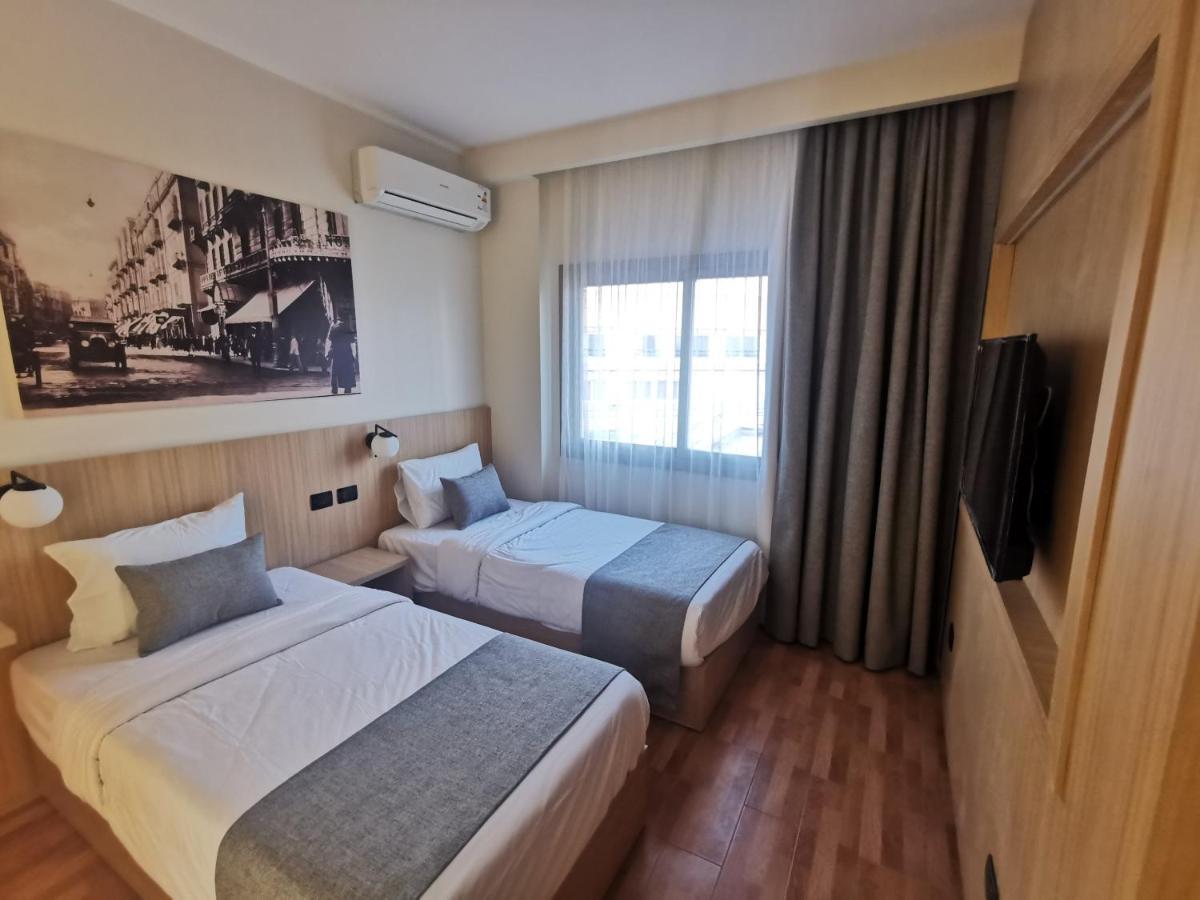 Green Plaza Inn "'Business &Families Only"' Alexandria Bagian luar foto