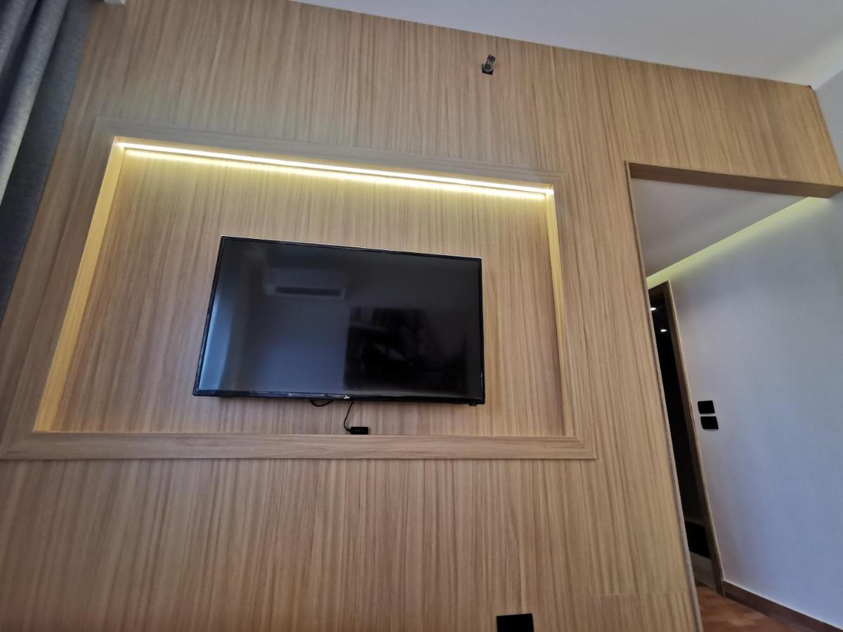 Green Plaza Inn "'Business &Families Only"' Alexandria Bagian luar foto