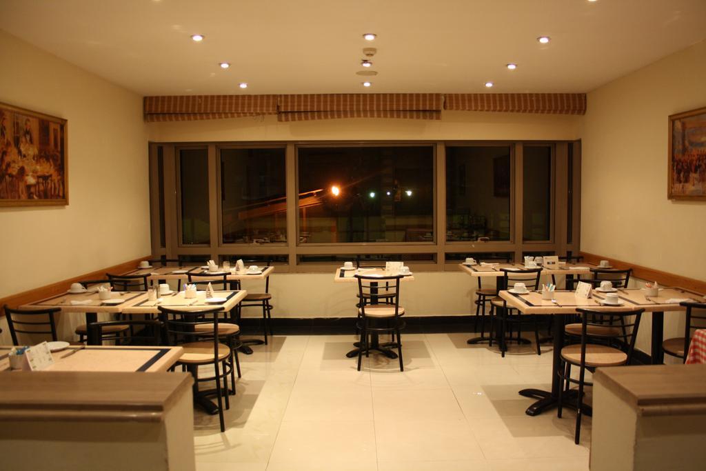 Green Plaza Inn "'Business &Families Only"' Alexandria Bagian luar foto