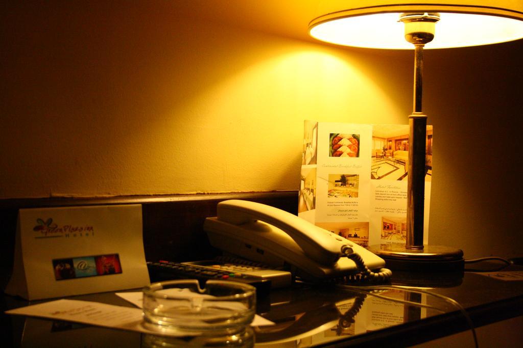 Green Plaza Inn "'Business &Families Only"' Alexandria Bagian luar foto